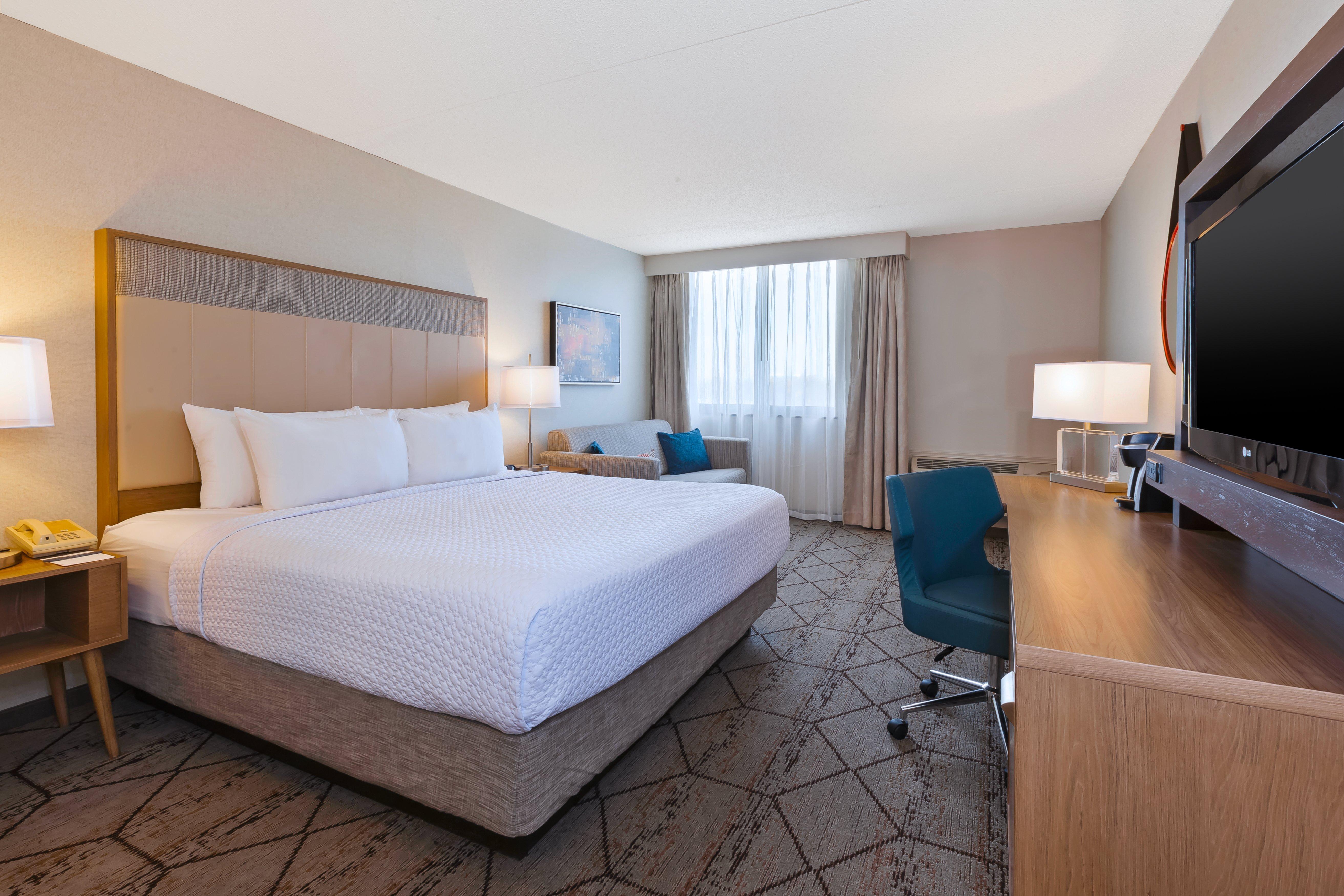 Crowne Plaza Columbus North - Worthington By Ihg Hotel Exterior photo