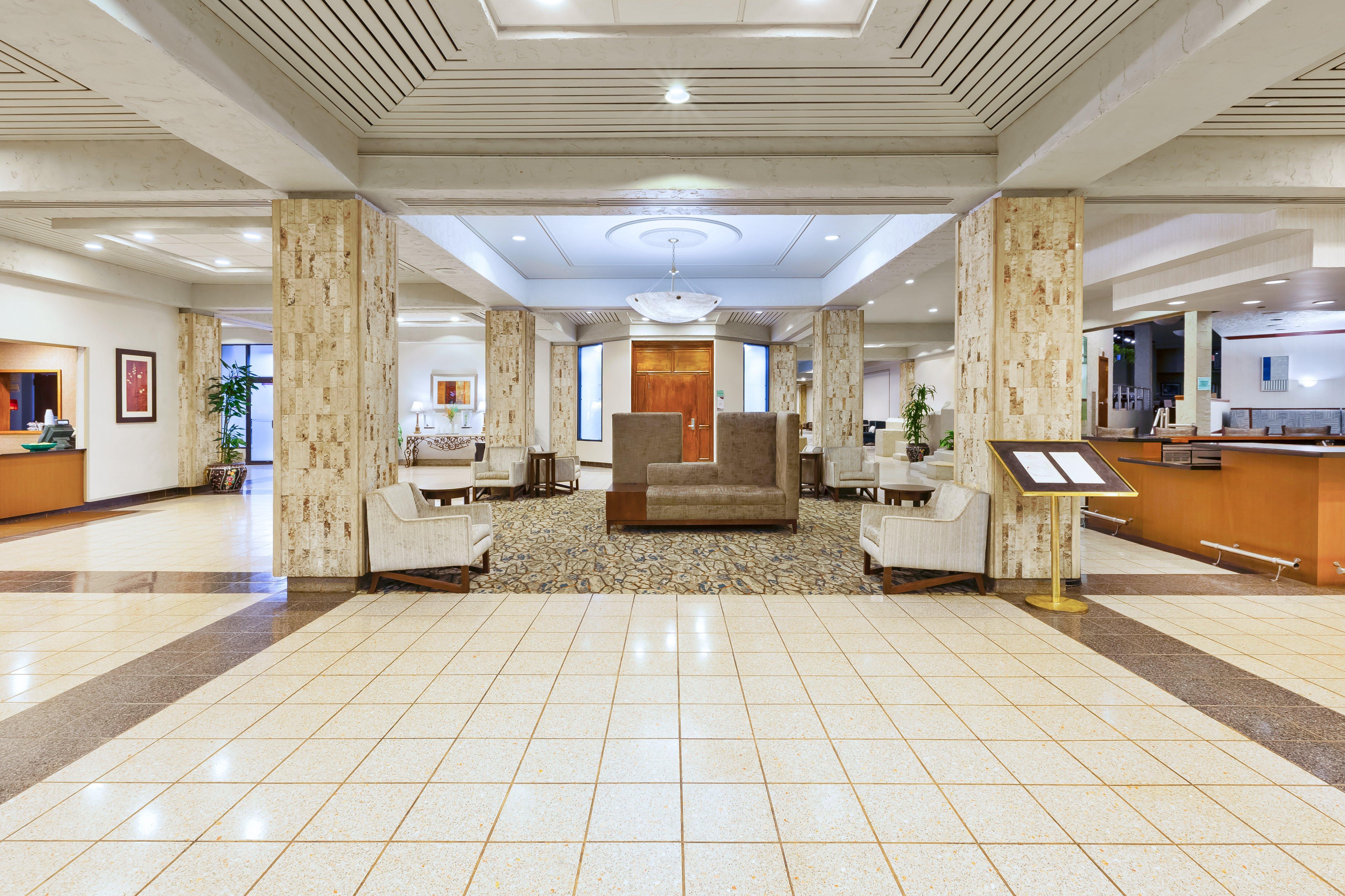 Crowne Plaza Columbus North - Worthington By Ihg Hotel Exterior photo