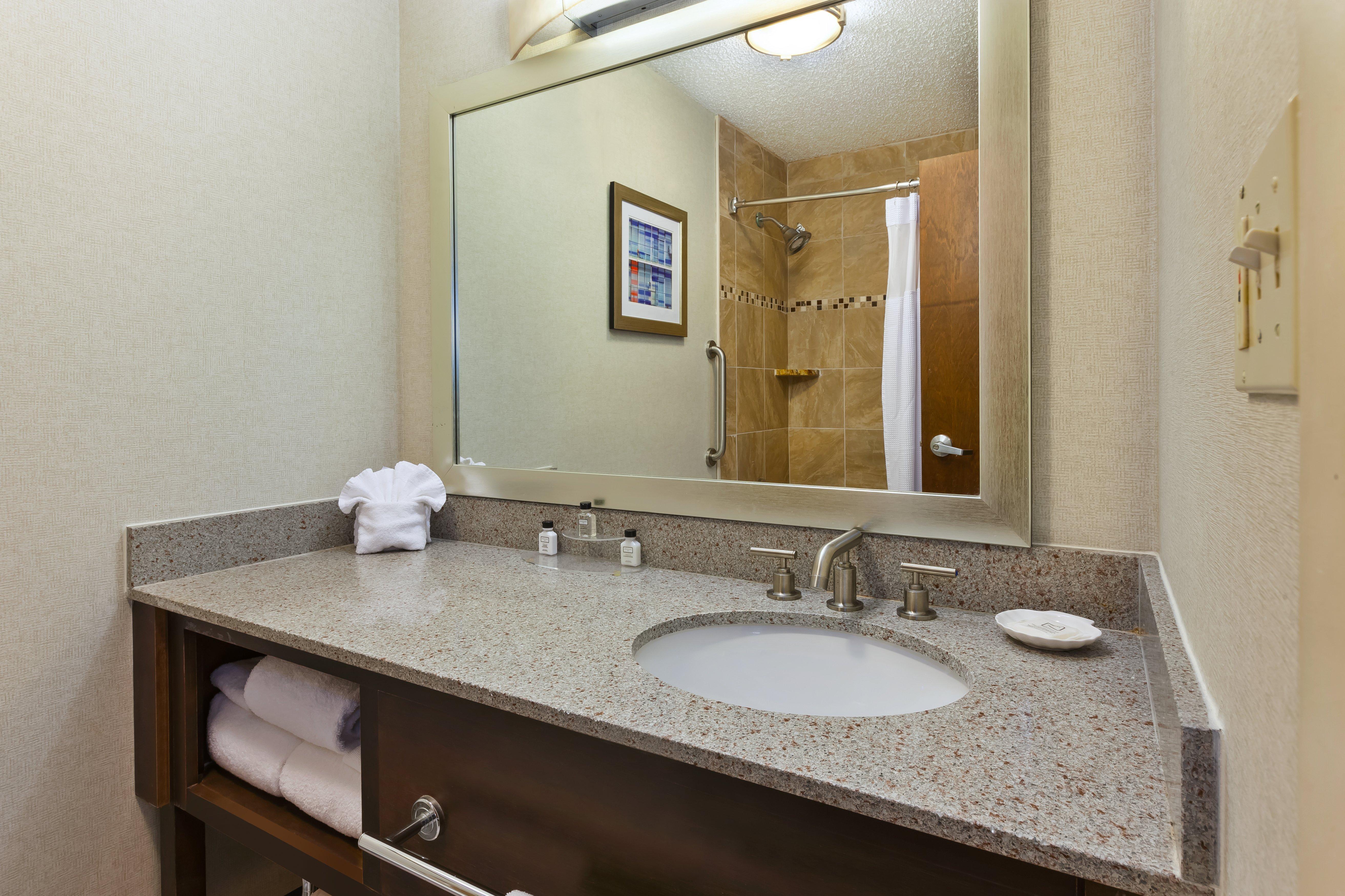 Crowne Plaza Columbus North - Worthington By Ihg Hotel Exterior photo
