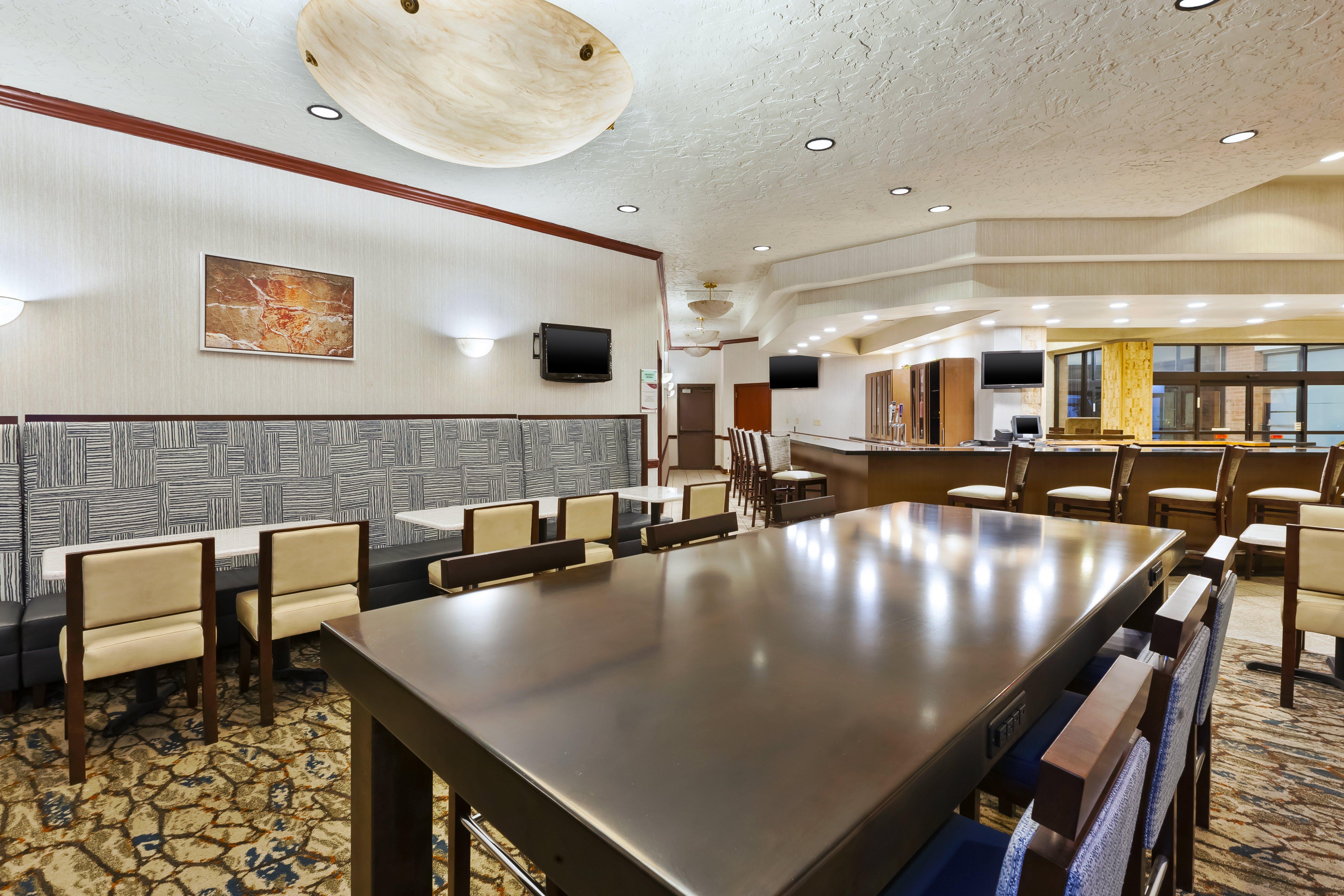 Crowne Plaza Columbus North - Worthington By Ihg Hotel Exterior photo