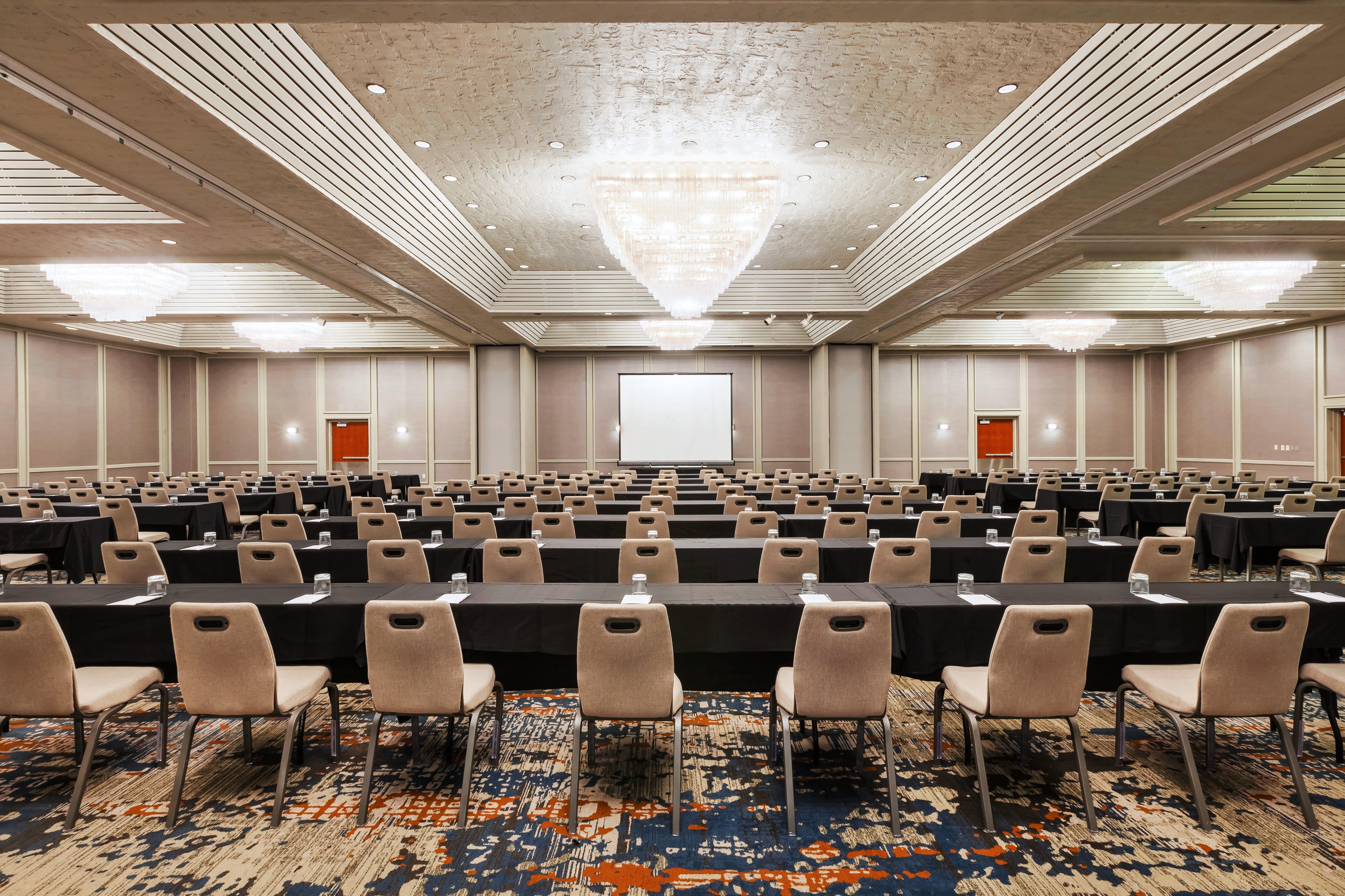 Crowne Plaza Columbus North - Worthington By Ihg Hotel Exterior photo