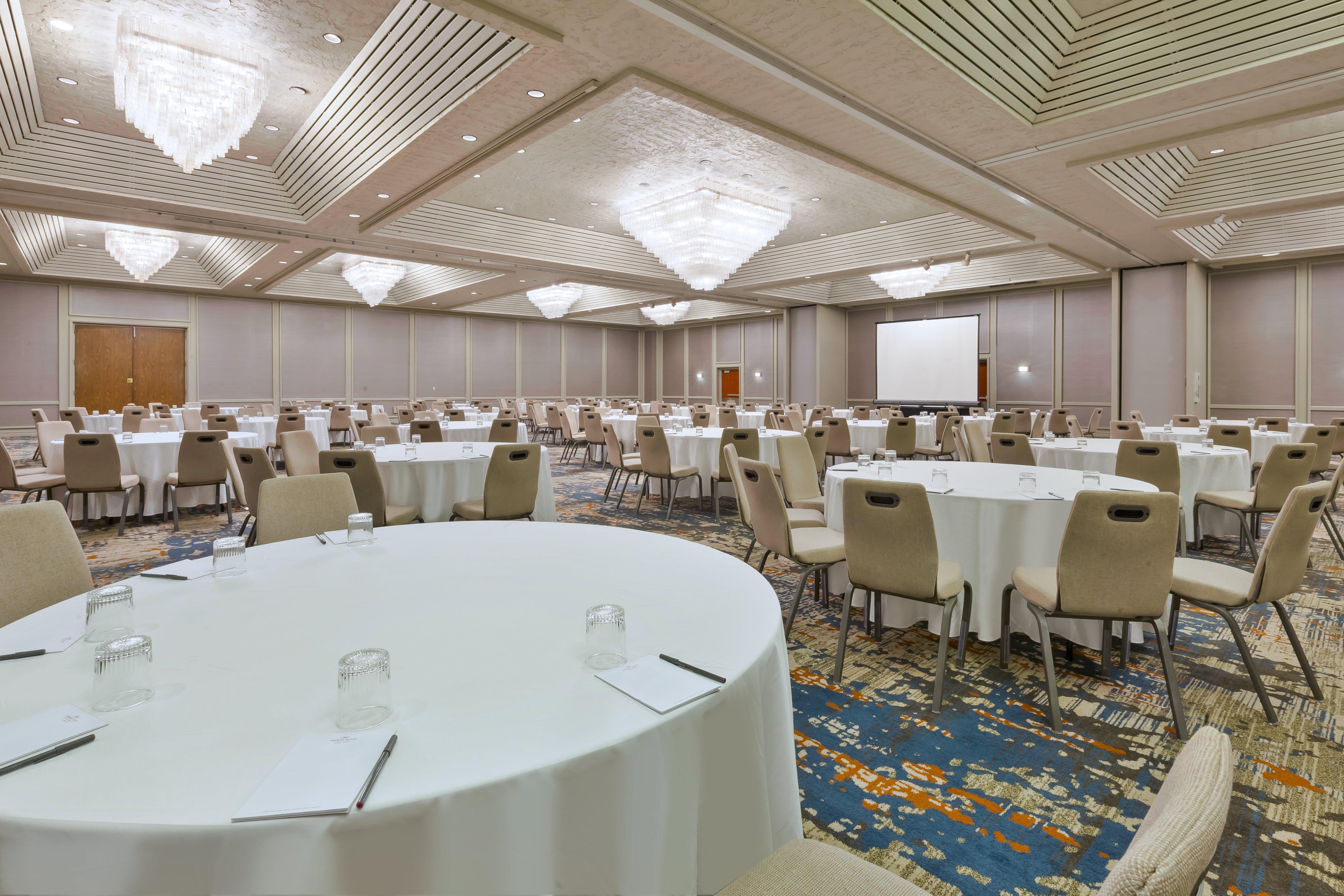 Crowne Plaza Columbus North - Worthington By Ihg Hotel Exterior photo
