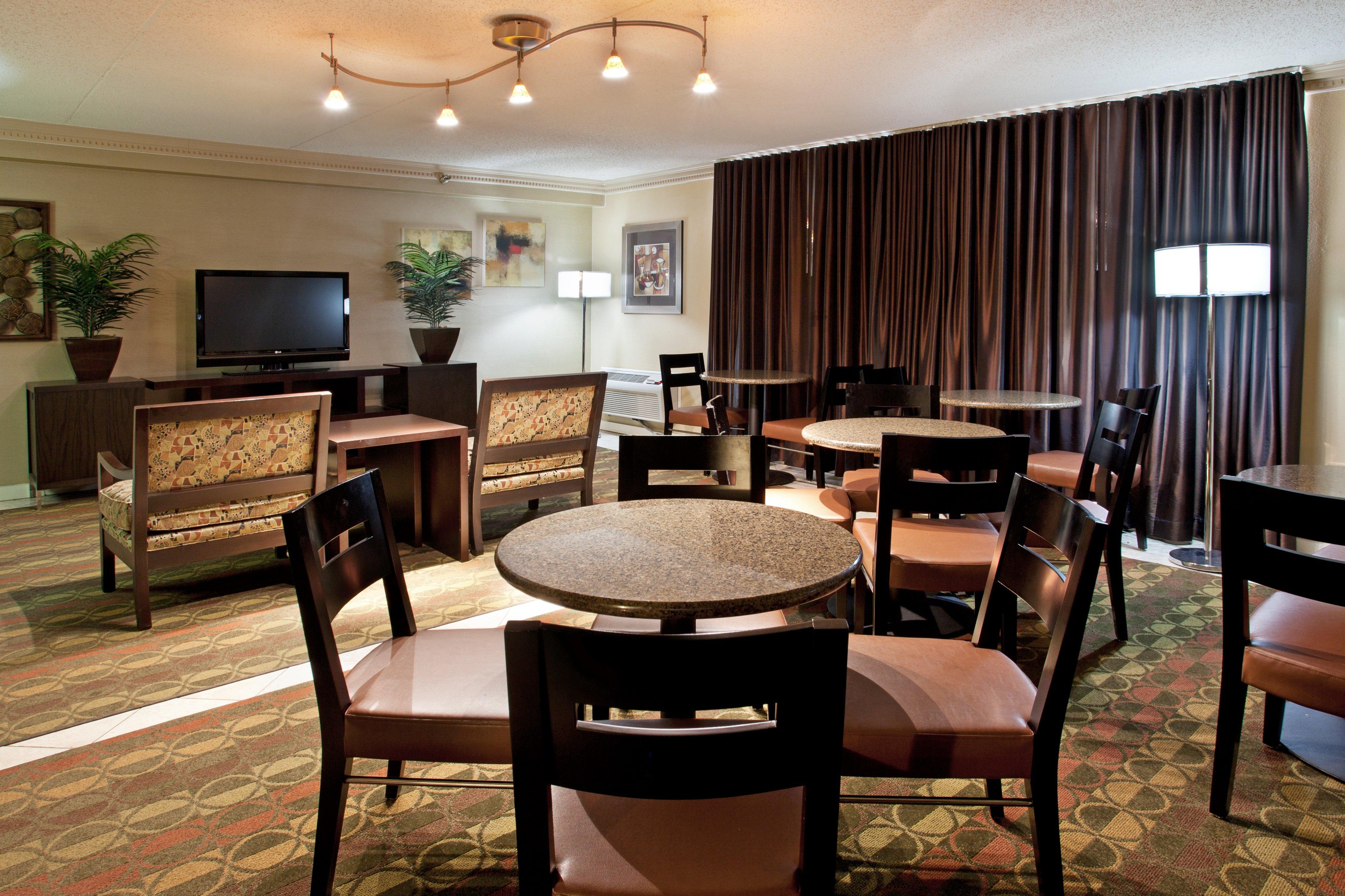 Crowne Plaza Columbus North - Worthington By Ihg Hotel Exterior photo