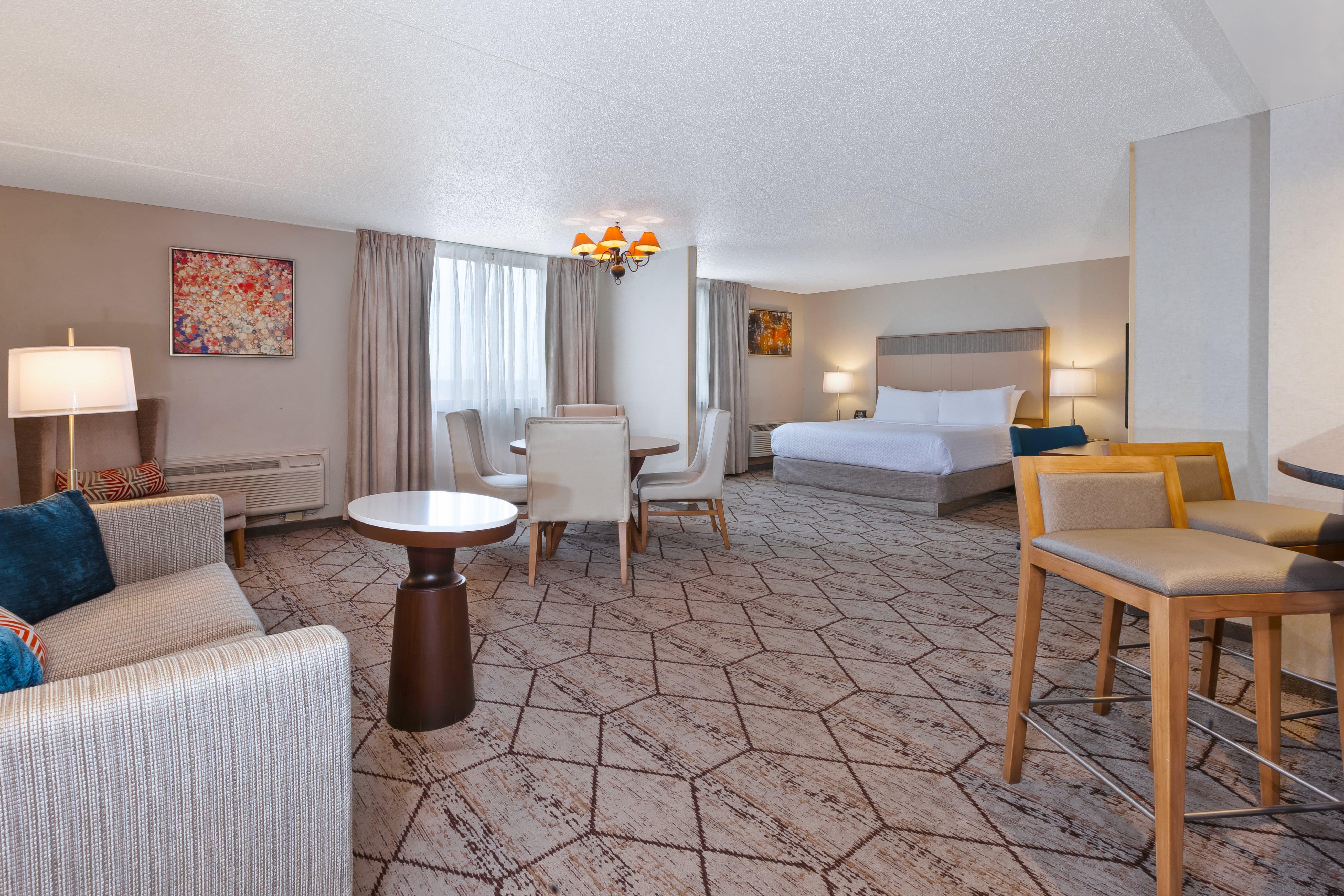 Crowne Plaza Columbus North - Worthington By Ihg Hotel Exterior photo