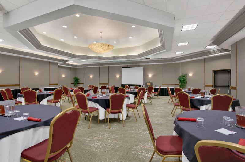 Crowne Plaza Columbus North - Worthington By Ihg Hotel Exterior photo