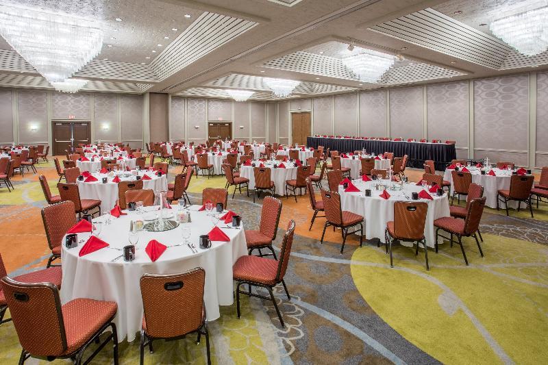 Crowne Plaza Columbus North - Worthington By Ihg Hotel Exterior photo