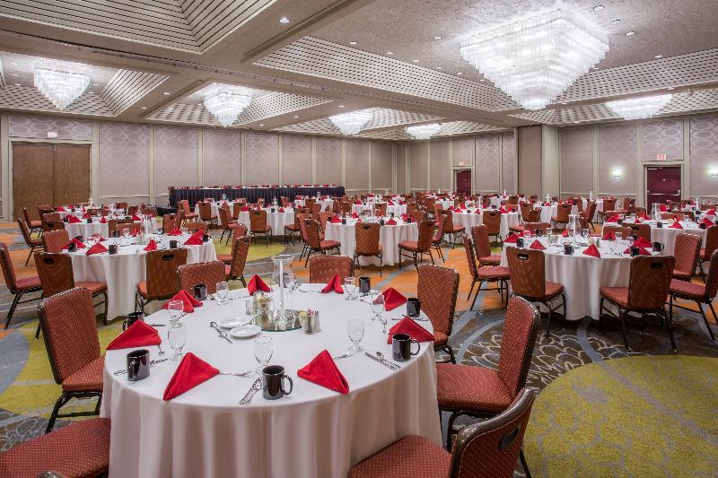 Crowne Plaza Columbus North - Worthington By Ihg Hotel Exterior photo