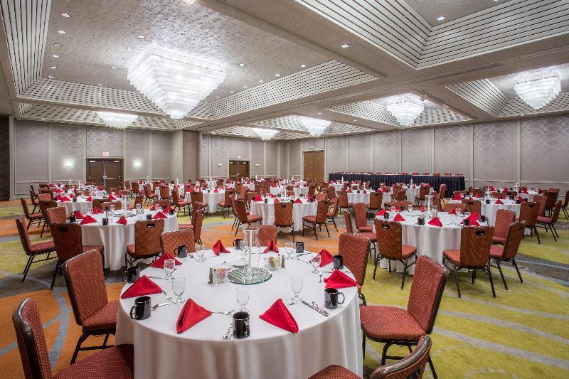 Crowne Plaza Columbus North - Worthington By Ihg Hotel Exterior photo
