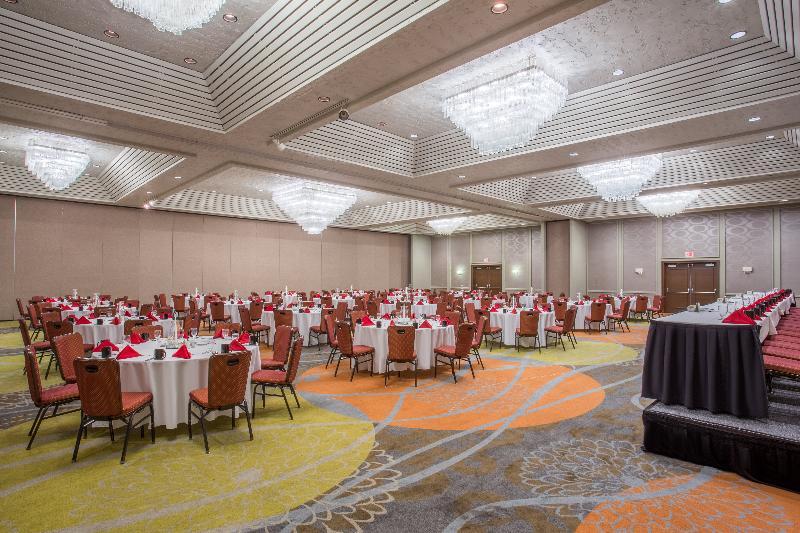 Crowne Plaza Columbus North - Worthington By Ihg Hotel Exterior photo