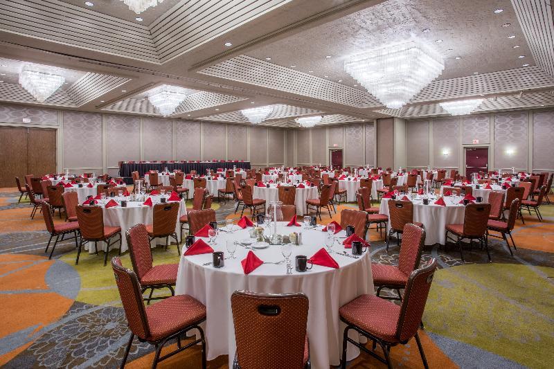 Crowne Plaza Columbus North - Worthington By Ihg Hotel Exterior photo