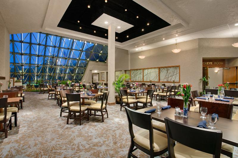 Crowne Plaza Columbus North - Worthington By Ihg Hotel Exterior photo